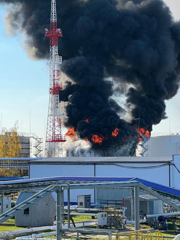 Пожар на нефтебазе около Белгорода