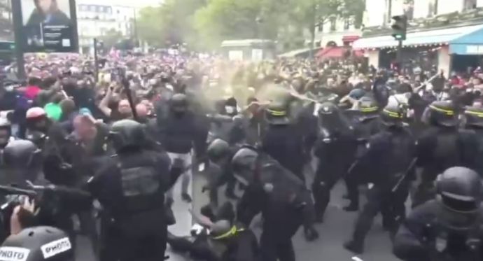 Подавление протестов во Франции. Октябрь 2022 года