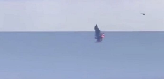 Атака на подводный дрон с вертолёта