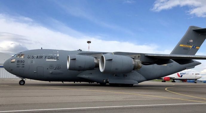 Американский военно-транспортный тяжелый самолет C-17A Globemaster III