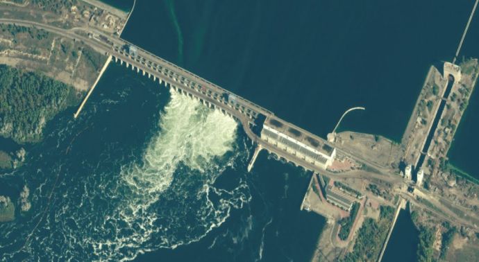 Плотина и Каховская ГЭС. Фото не сегодняшнее