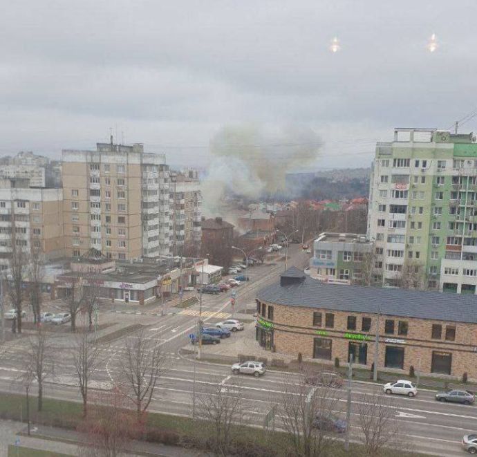 Первые фотографии Белгорода, куда упали обломки сбитой ракеты