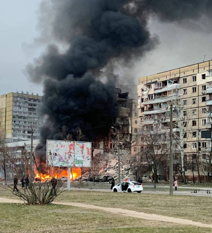 Жилой дом в Днепропетровске после попадания ракеты