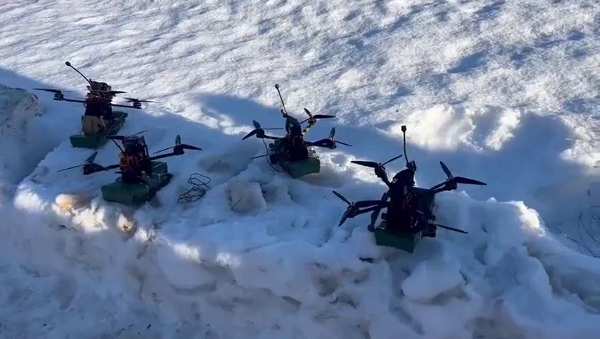 Российские FPV дроны с противопехотными минами МОН-50.