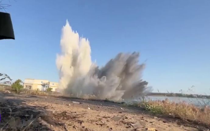 Взрыв у Каховской ГЭС