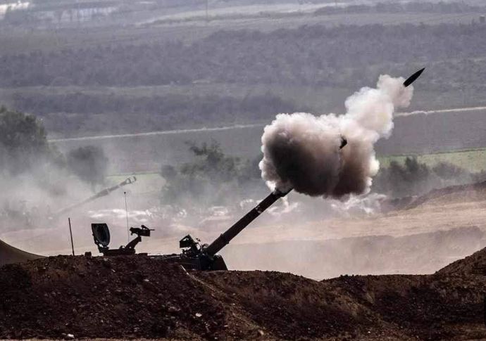 155-мм САУ M109A5 ВС Израиля ведёт огонь по объектам в секторе Газа.